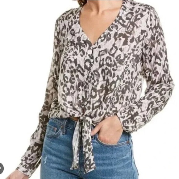 Anthropologie Tops - Anthropologie Cloth & Stone Leopard Print Tie Front Top